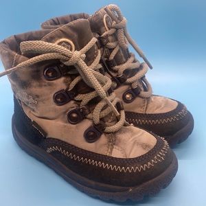 Elefanten toddler boys size 8 (24) in euro.